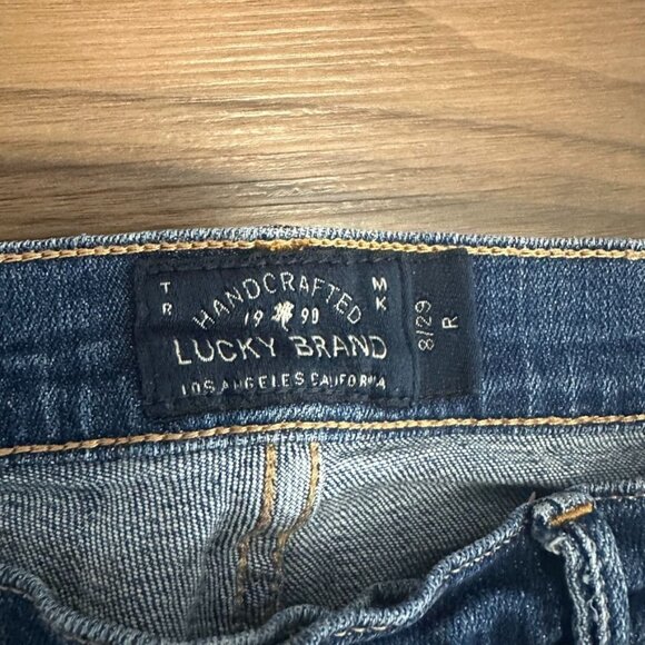 Lucky Brand Sweet n Straight Jeans Size 8  Inseam 31 Medium Wash - Picture 4 of 12